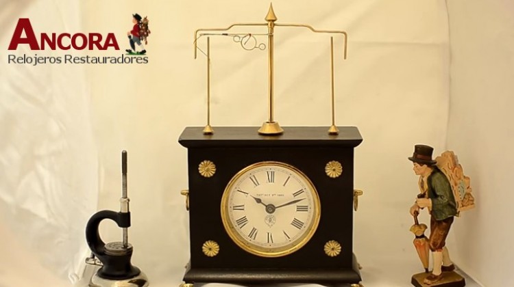 The flying pendulum clock